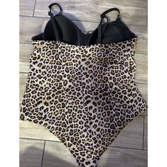Torrid Size 5 One Piece Swimsuit Adjustable Strap Leopard Print Bra Cups - Picture 2 of 5